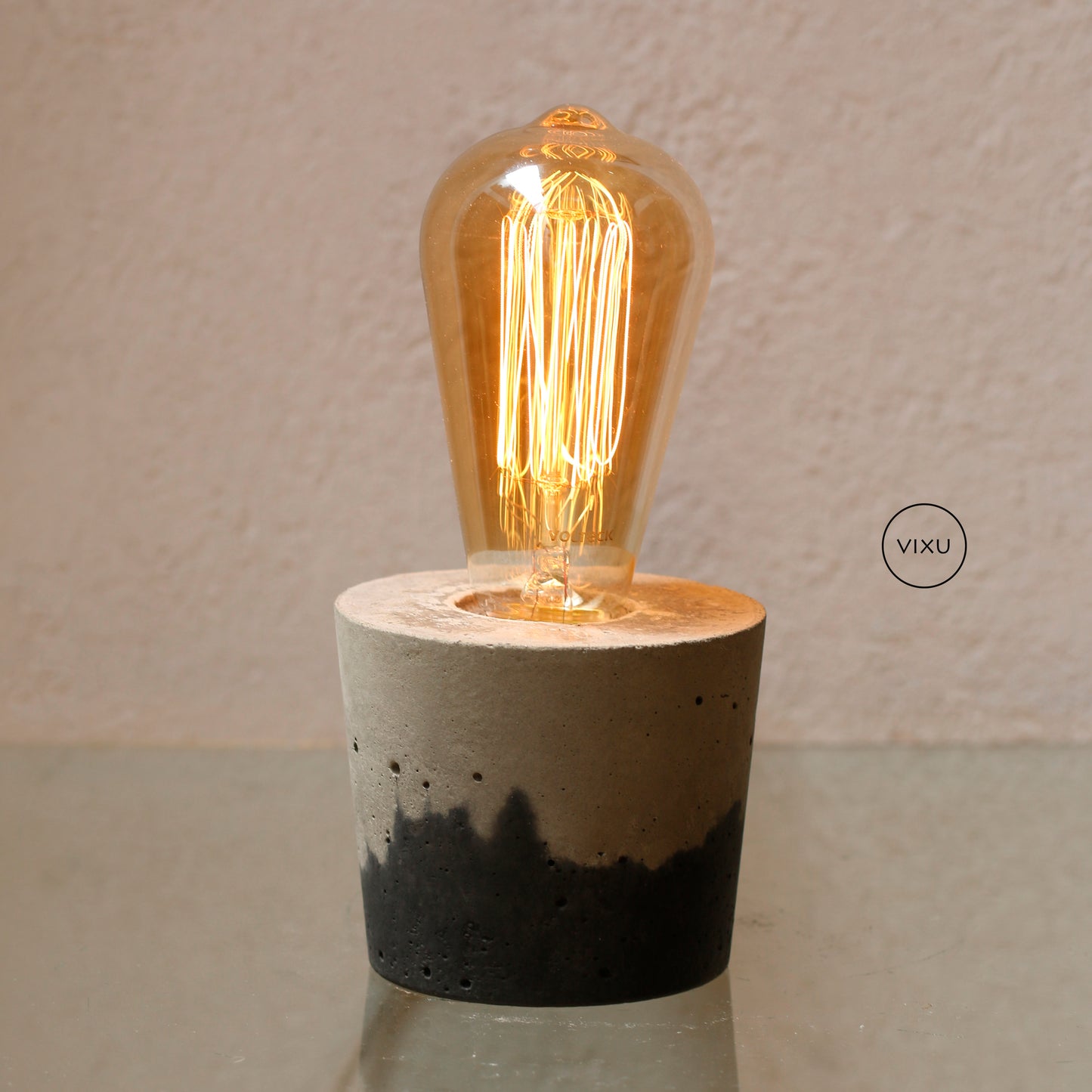 Lámpara Betono (diferentes colores)