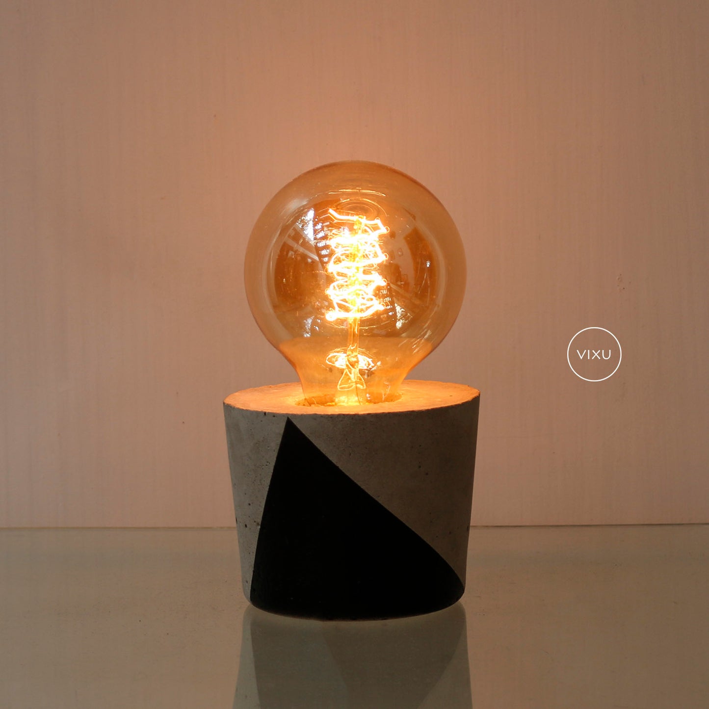 Lámpara Beton con Detalle